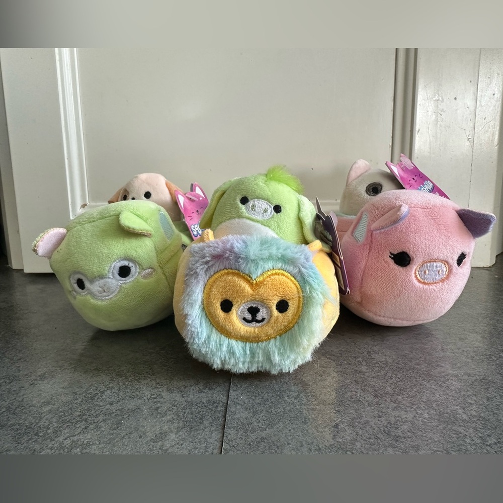 Squishmallow Squishville lot. 3 mini Squishmallows with vehicle
